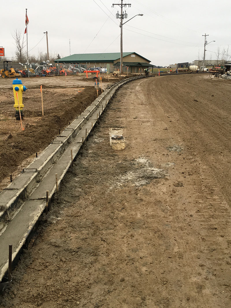 Curbs Gutters Monolithic sidewalks | Saws General Contracting Inc.